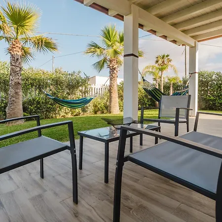 Il Patio Sul Mare By Quokka 360 - 5 Min Walk From The Holiday home