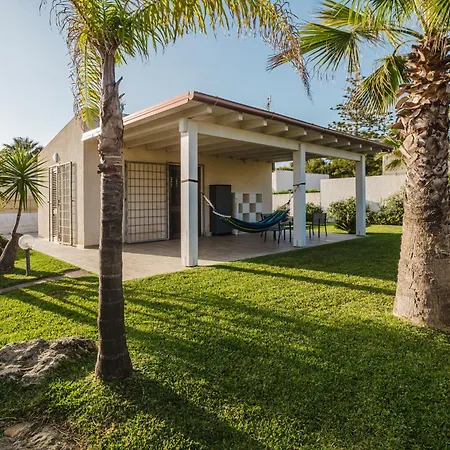Il Patio Sul Mare By Quokka 360 - 5 Min Walk From The Holiday home Lido Signorino