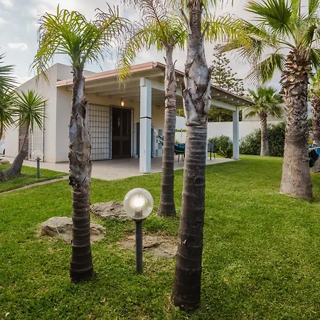 Il Patio Sul Mare By Quokka 360 - 5 Min Walk From The Holiday home Lido Signorino