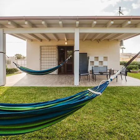 Holiday home Il Patio Sul Mare By Quokka 360 - 5 Min Walk From The Lido Signorino