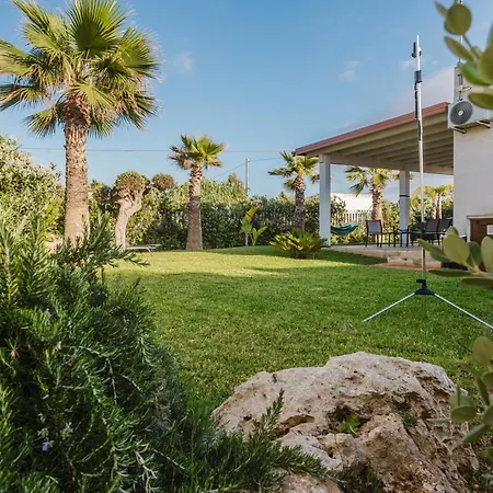 Holiday home Il Patio Sul Mare By Quokka 360 - 5 Min Walk From The Lido Signorino